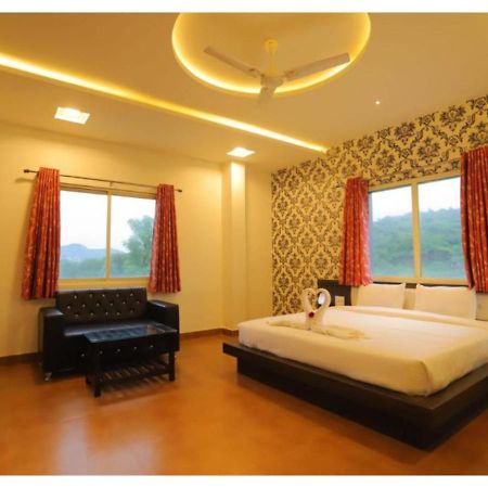 Hotel Raha Udaipur Buitenkant foto