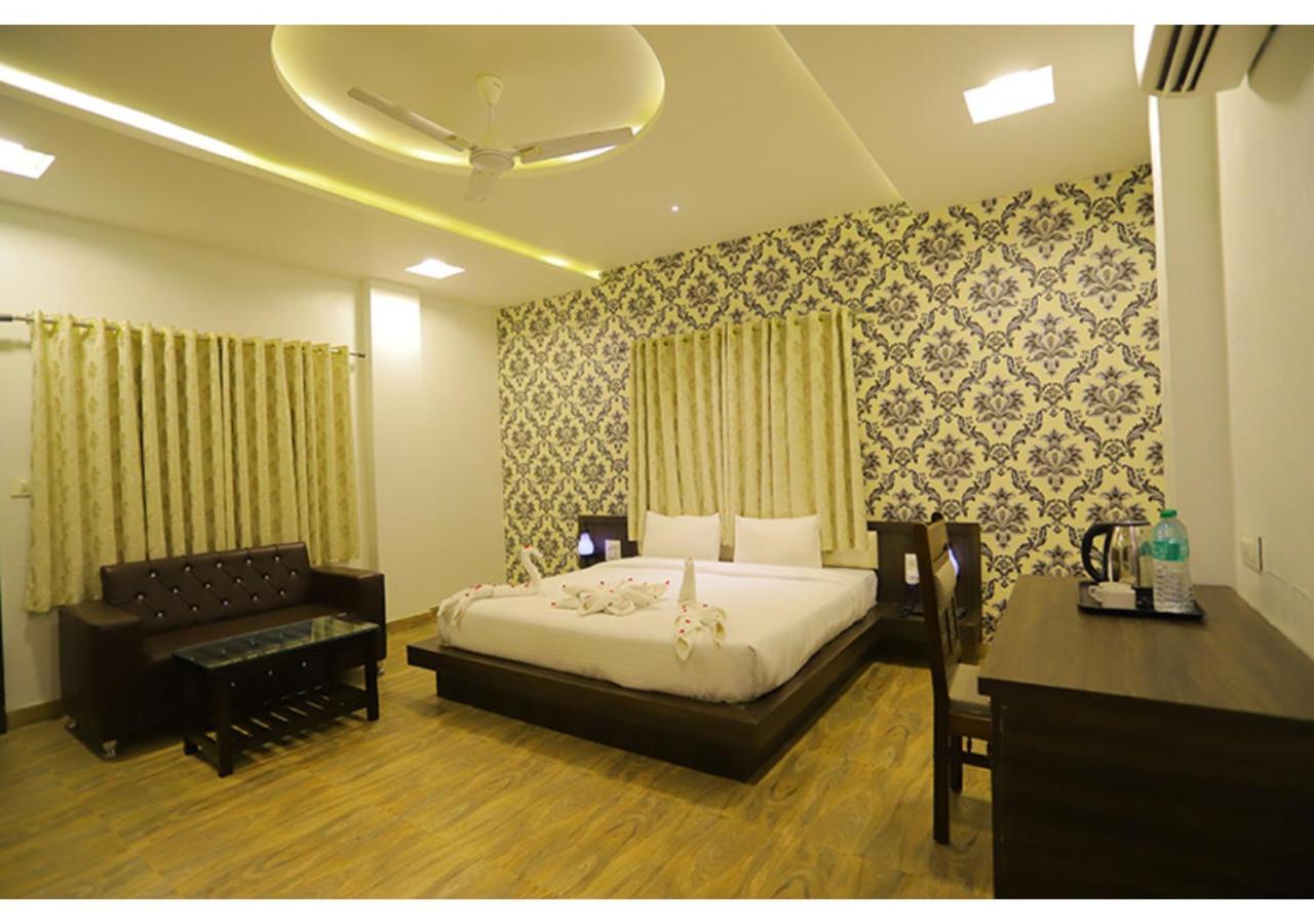 Hotel Raha Udaipur Buitenkant foto