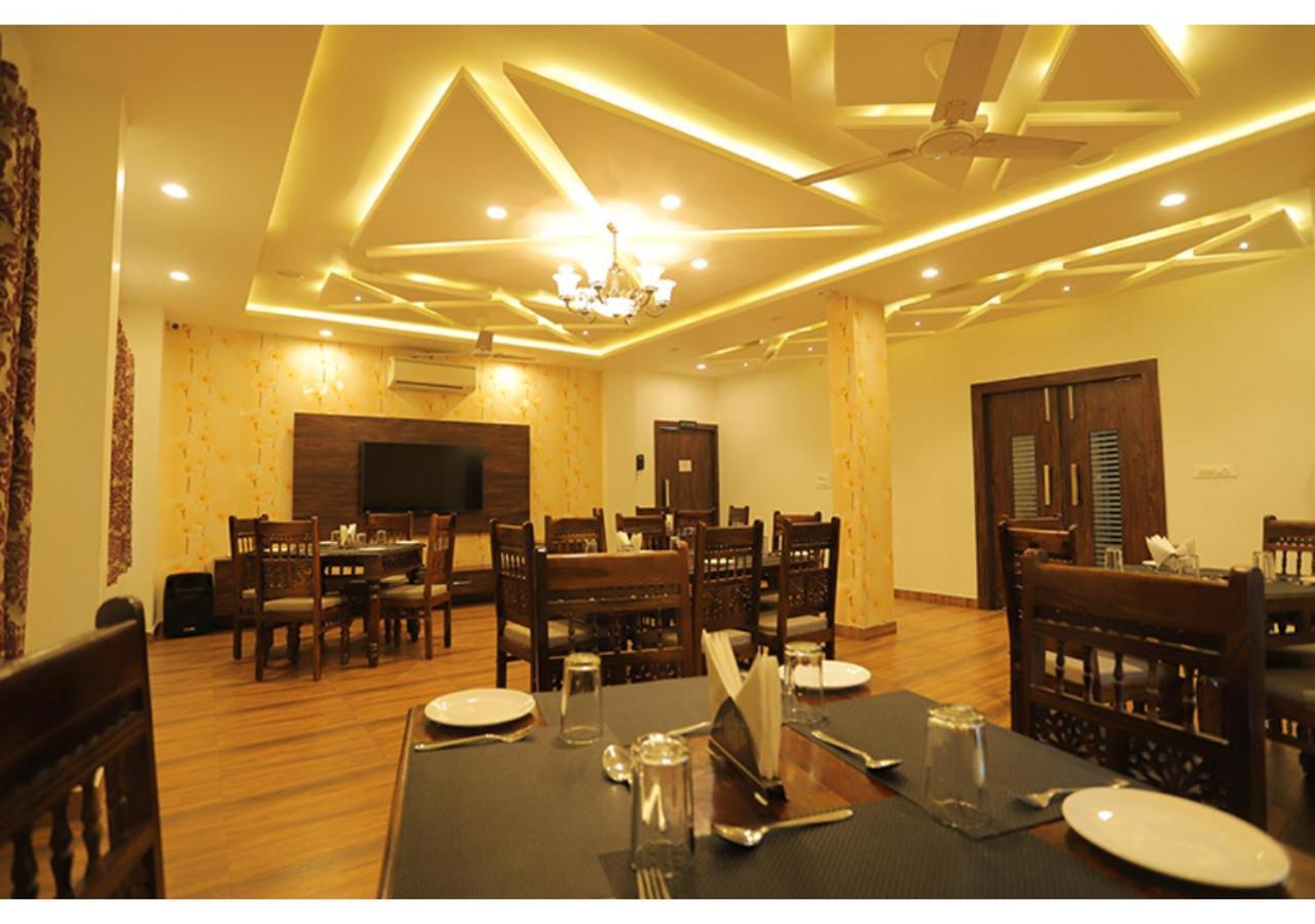Hotel Raha Udaipur Buitenkant foto