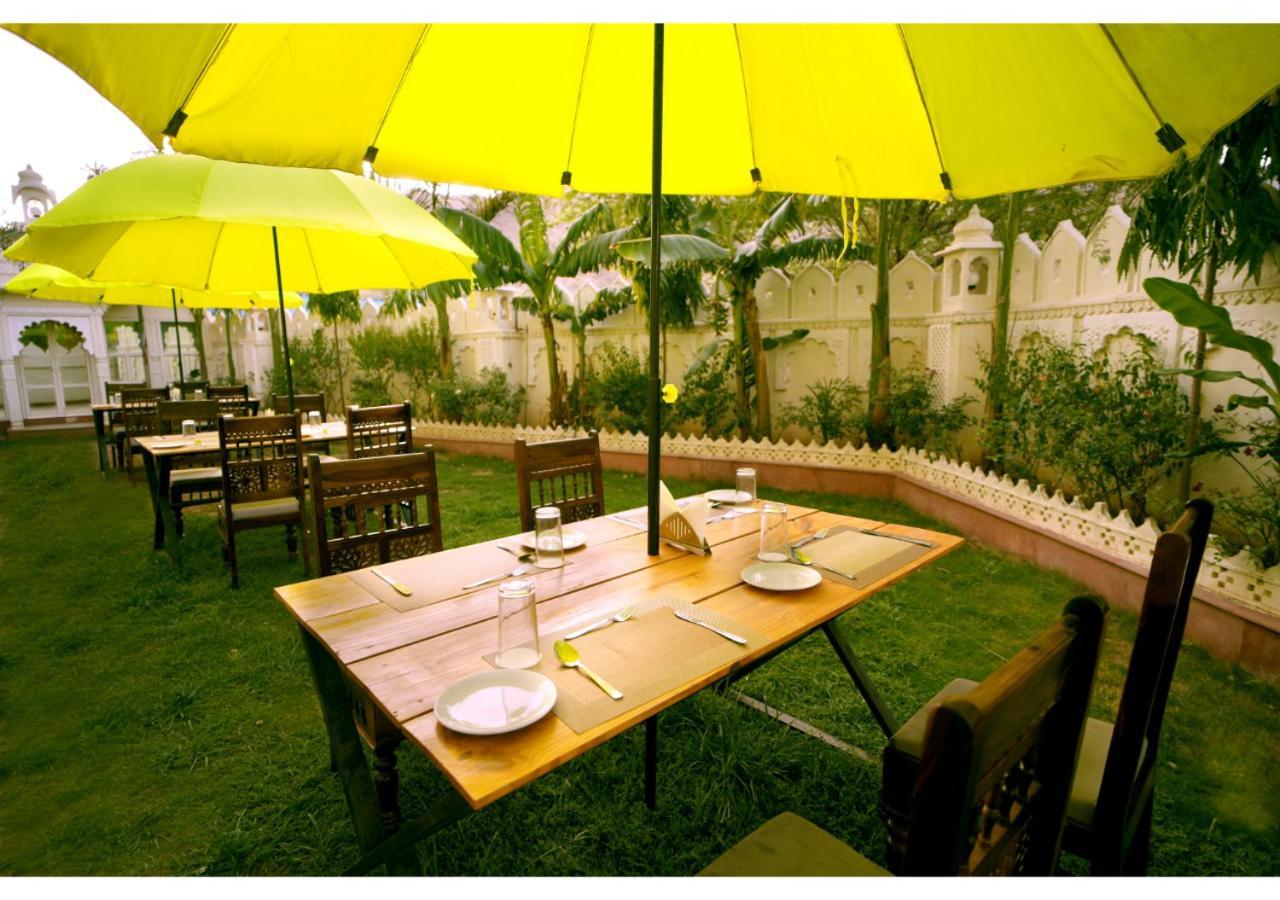 Hotel Raha Udaipur Buitenkant foto