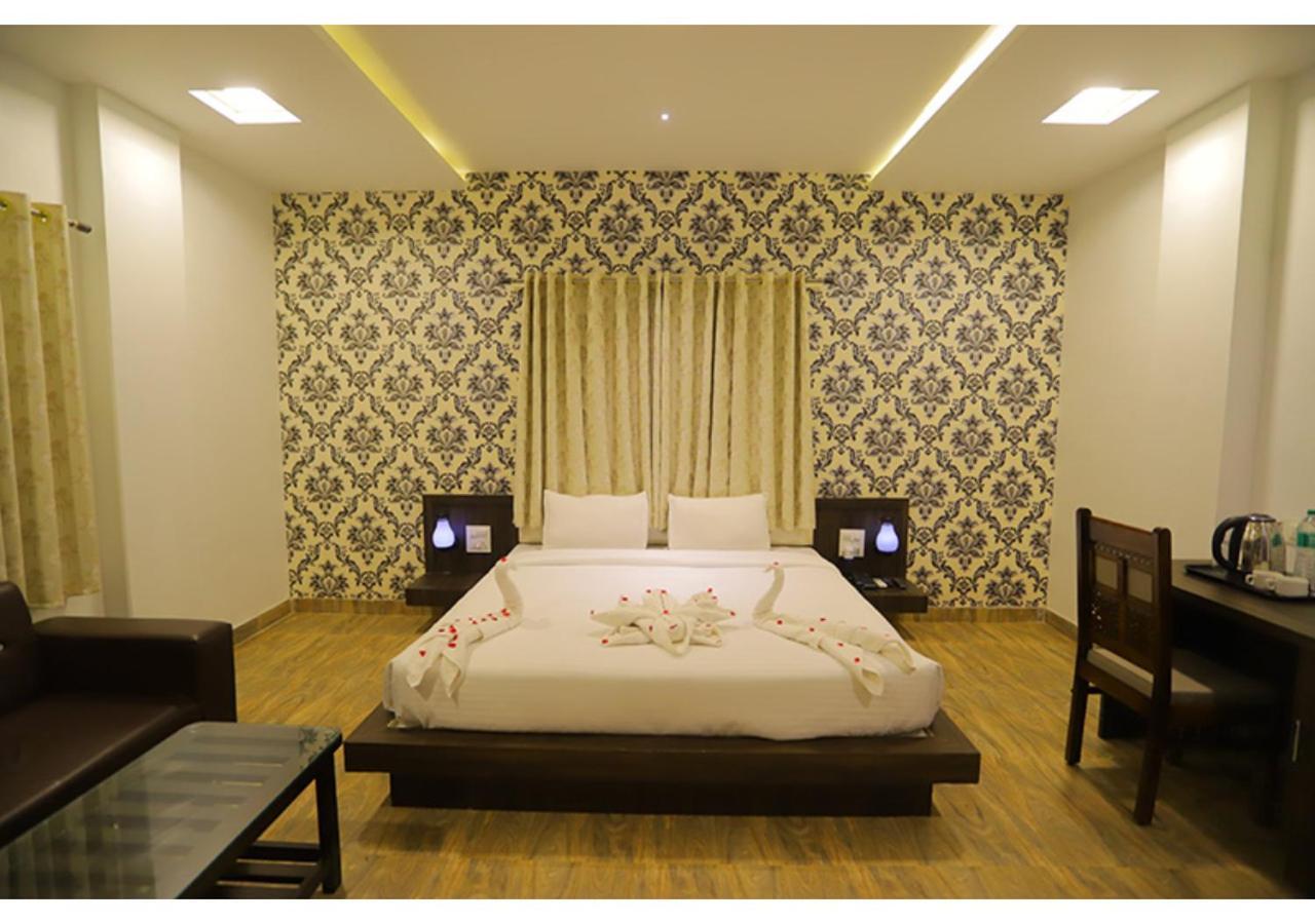 Hotel Raha Udaipur Buitenkant foto