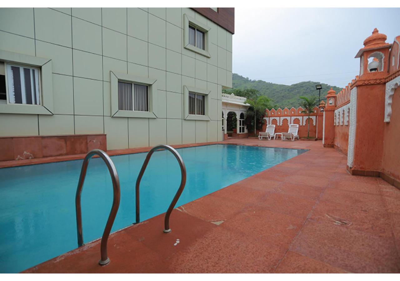Hotel Raha Udaipur Buitenkant foto